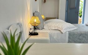 Sunny Studios Naxos